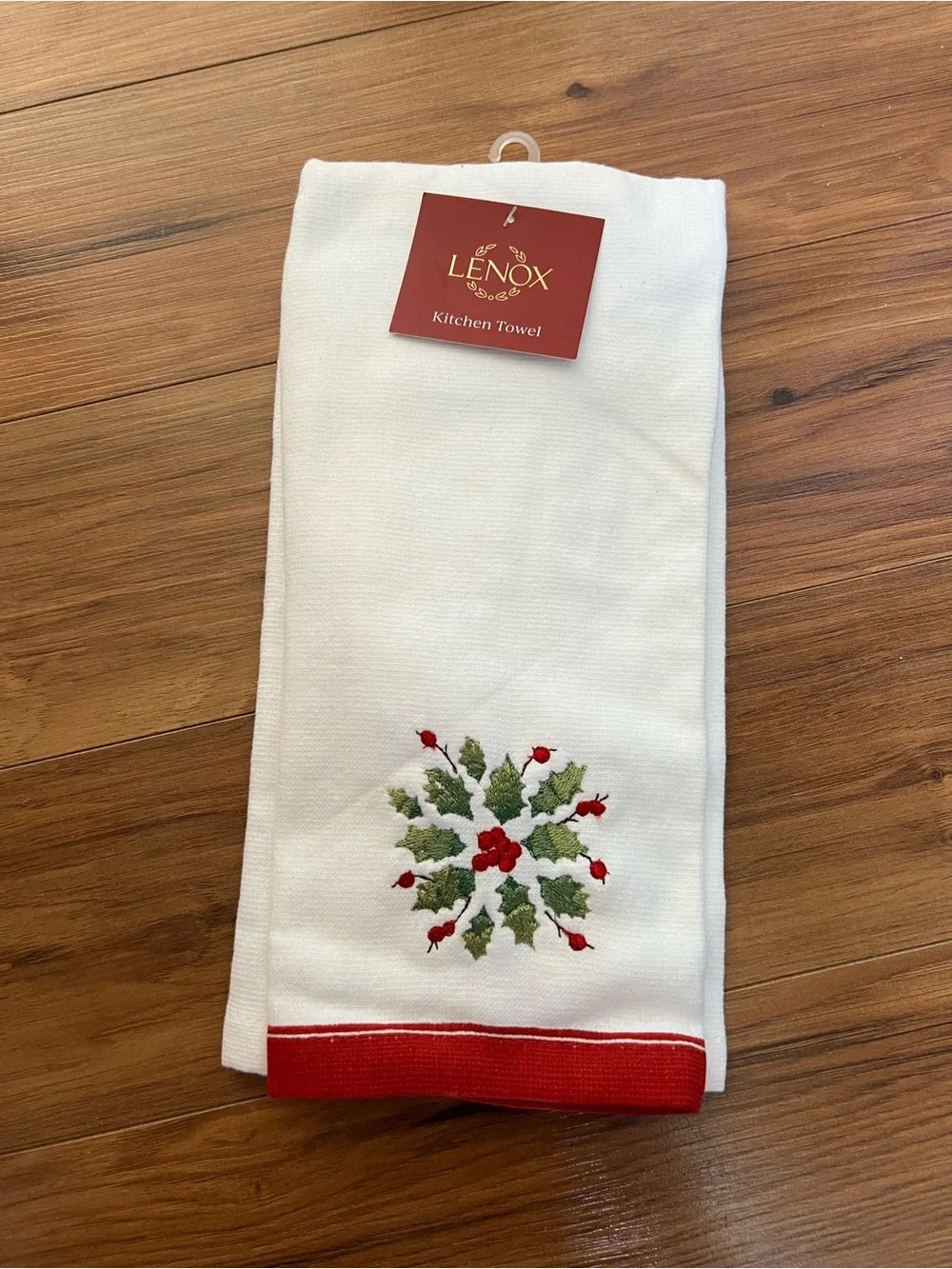 Lenox Red, White & Green Holiday Kitchen Linen Set